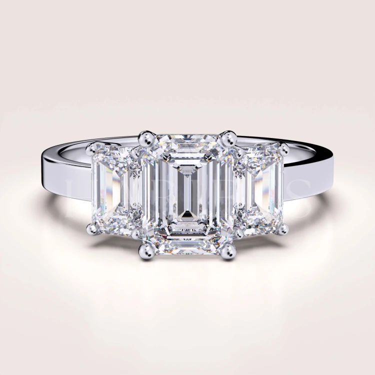 bague-de-fiancailles-trinity-diamant-de-laboratoire-3ct-taille-emeraude-or-blanc-envy-hariets.jpg