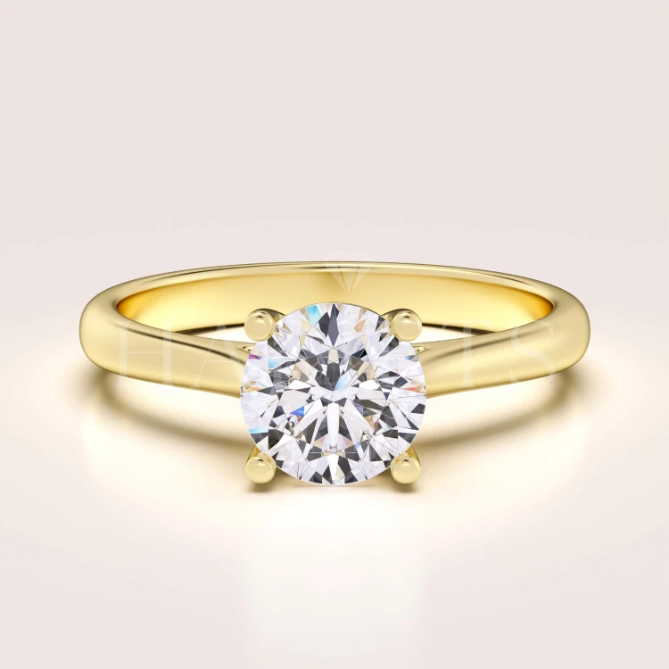 Bague-de-fiançailles-solitaire-louise-moissanite-1ct-taille-brillant-or-jaune-hariets.jpg