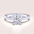 Bague-de-fiançailles-solitaire-louise-moissanite-1ct-taille-brillant-or-blanc-hariets.jpg