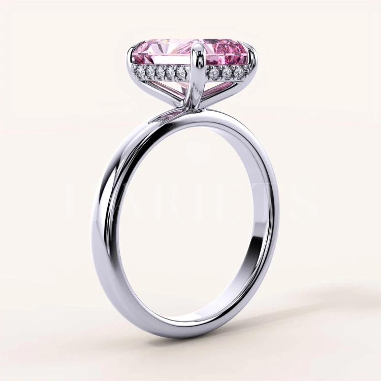 Bague-avec-diamant-rose-taille-radiant-or-blanc-profil-Sophia-Hariets.jpg