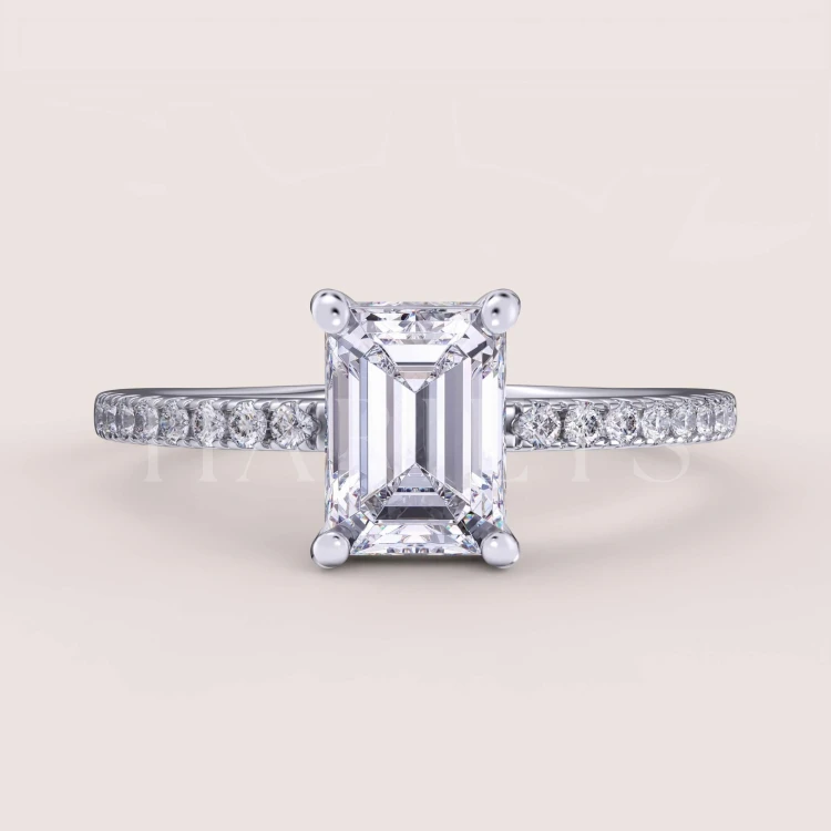 bague-de-fiançailles-halo-moissanite-1ct-taille-émeraude-or-blanc-côté-venice-hariets.jpg