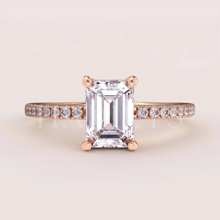 bague-de-fiançailles-halo-diamant-de-laboratoire-1ct-taille-émeraude-or-rose-côté-venice-hariets.jpg