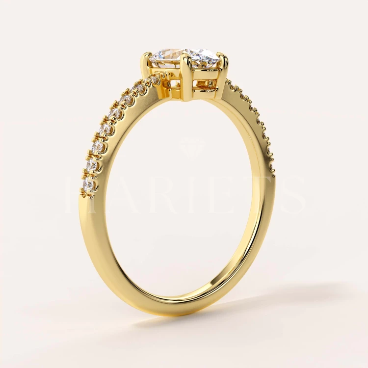 bague-de-fiançailles-halo-diamant-de-laboratoire-1ct-taille-ovale-côté-or-jaune-venice-hariets.jpg
