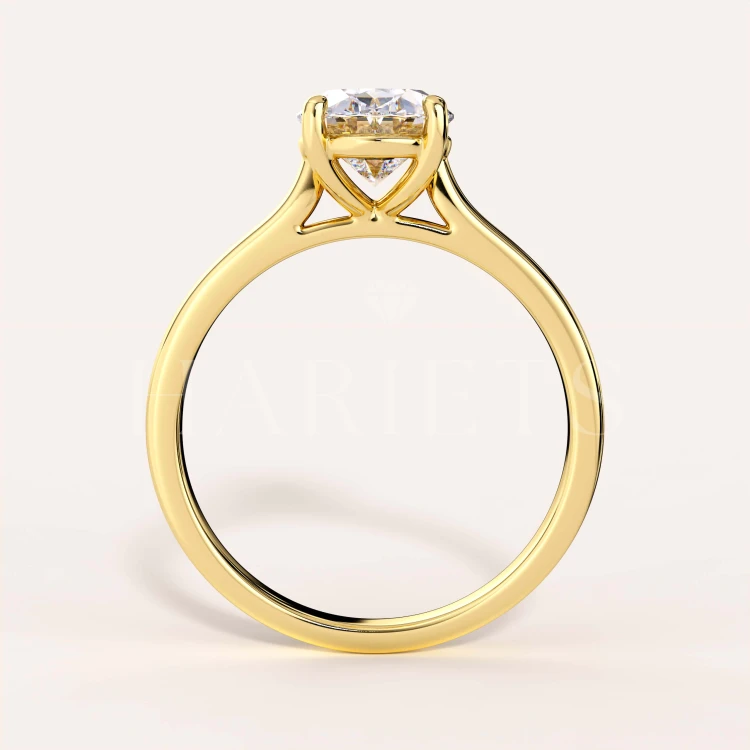 bague-de-fiancailles-solitaire-diamant-de-laboratoire-2ct-taille-ovale-or-jaune-vue-de-face-noelle-hariets.jpg
