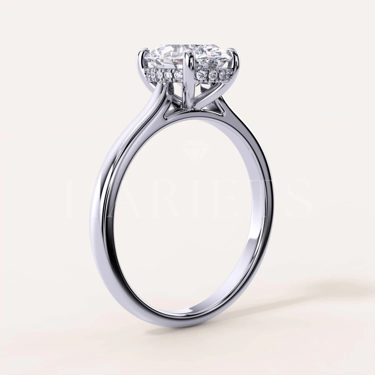 bague-de-fiancailles-solitaire-moissanite-2ct-taille-ovale-hidden-halo-or-blanc-vue-laterale-noelle-hariets.jpg