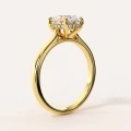 bague-de-fiancailles-solitaire-diamant-de-laboratoire-2ct-taille-ovale-hidden-halo-or-jaune-vue-de-face-noelle-hariets.jpg