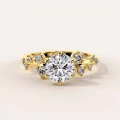 bague-de-fiancailles-moissanite-1ct-taille-brillant-or-jaune-cote-velaris-hariets.jpg