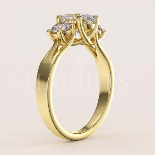 bague-de-fiancailles-trinity-avec-moissanites-taille-ovale-1ct-cote-or-jaune-luminance-hariets.jpg
