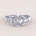 bague-de-fiancailles-trinity-avec-moissanites-taille-ovale-1ct-or-blanc-luminance-hariets.jpg