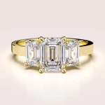 Bague de fiançailles en 24h Trinity avec moissanites de 3ct taille émeraude – Envy en or 14k