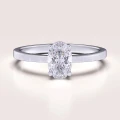 bague-de-fiancailles-solitaire-astra-moissanite-1ct-taille-ovale-or-blanc-hariets.jpg