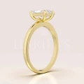 bague-de-fiançailles-solitaire-verity-moissanite-1ct-taille-radiant-vue-côté-or-jaune-hariets.jpg