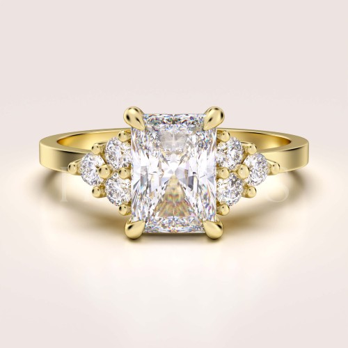 bague-de-fiancailles-trinity-moissanite-1ct-taille-radiant-or-jaune-legacy-hariets-2.jpg