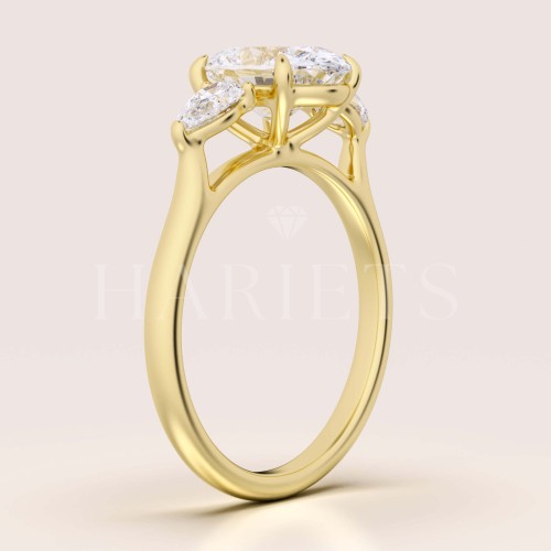 bague-de-fiancailles-trinity-seraphina-moissanite-2ct-pierre-centrale-taille-ovale-profil-or-jaune-hariets.jpg