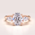 bague-de-fiancailles-trinity-seraphina-moissanite-2ct-pierre-centrale-taille-ovale-or-rose-hariets.jpg