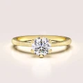 bague-solitaire-antica-moissanite-0-5ct-taille-brillant-or-jaune-hariets.jpg