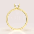 bague-fiancailles-solitaire-flare-moissanite-0-5ct-taille-brillant-face-or-jaune-hariets.jpg