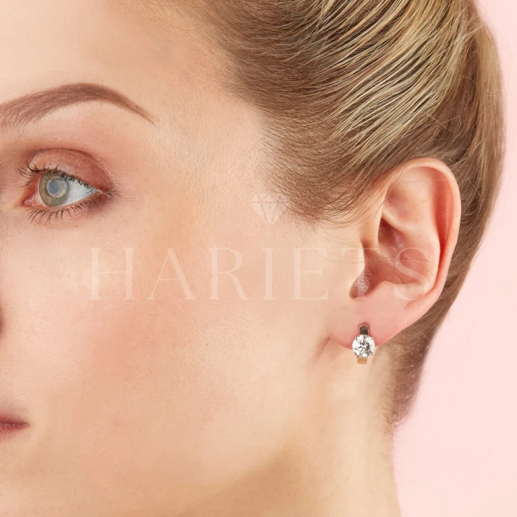 boucles-doreilles-moissanite-1ct-anneaux-clip-porte-or-chloe-hariets.jpg